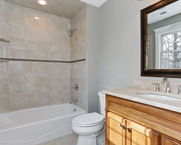 Ensuite Bed Bathroom