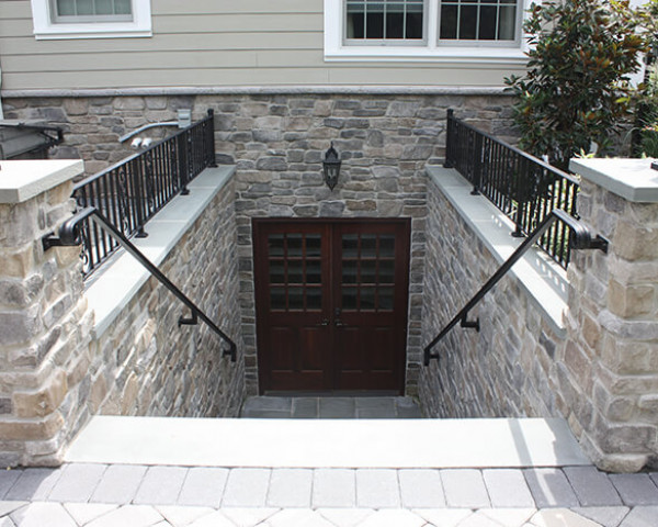  Walk Out Basement 