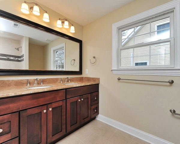 2nd Floor Hall Bathroom