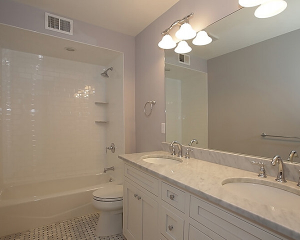 2nd Floor Hall Bathroom