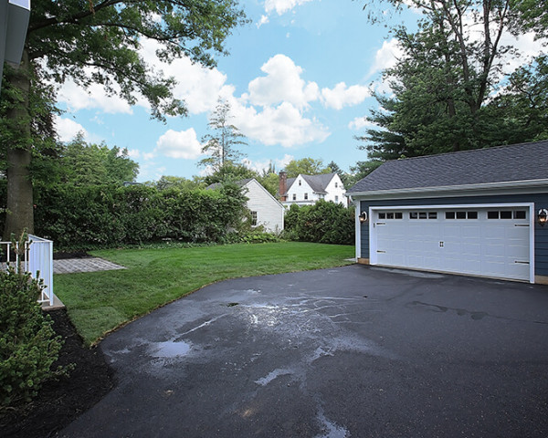 Detached Garage