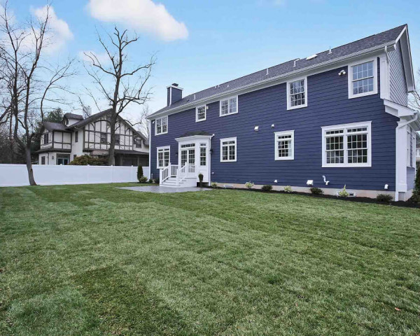 Rear Elevation/Yard