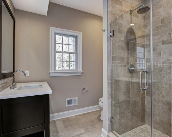 1st Floor Bathroom