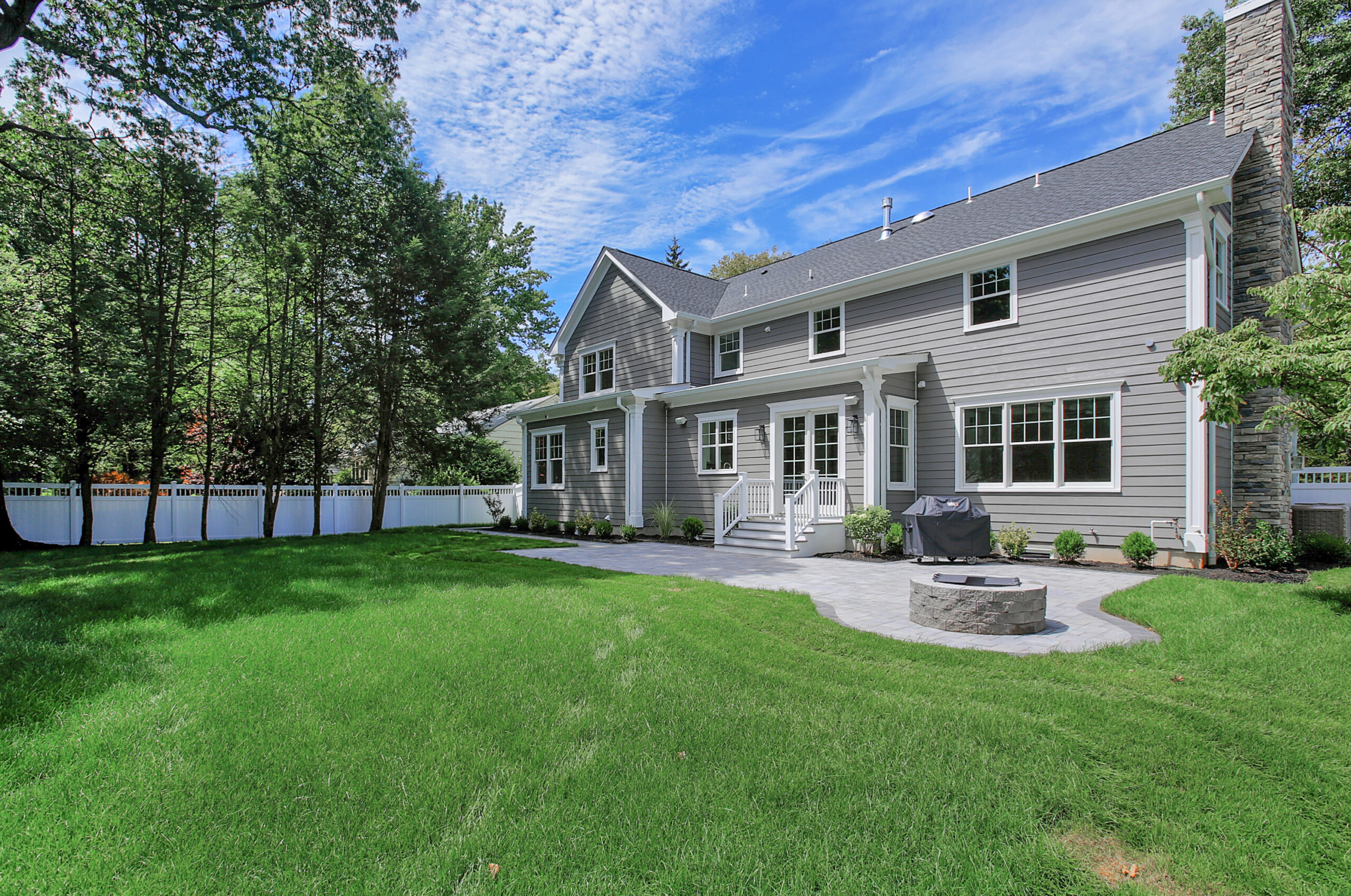 843 Nancy Way – Left Side Elevation