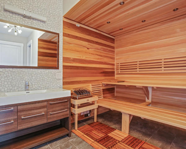 Basement Bathroom with Sauna II