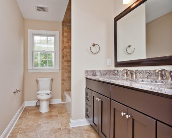 2nd Floor Hall Bathroom