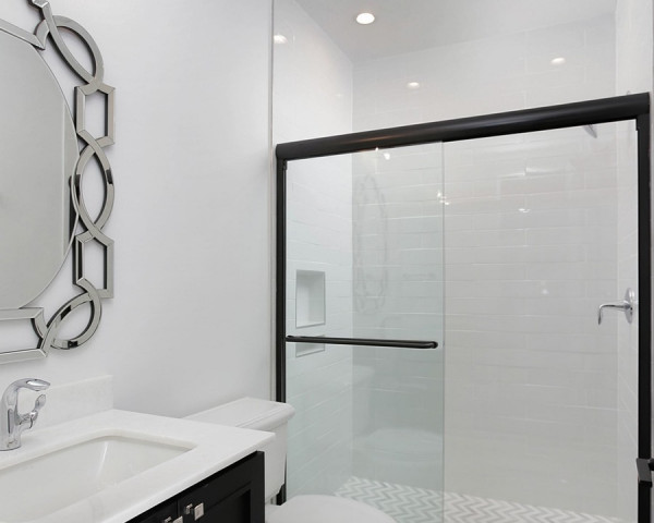 1st Floor Bath