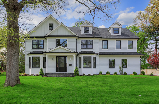211 Golf Edge, Westfield
