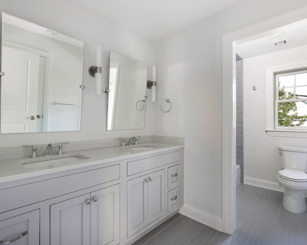 2nd Floor Hall Bathroom