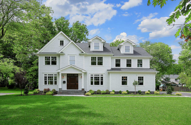 834 New England Drive, Westfield
