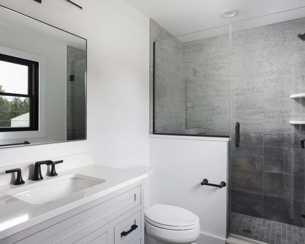 2nd Floor Ensuite Bathroom