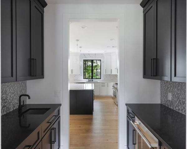 Kitchen Butler's Pantry