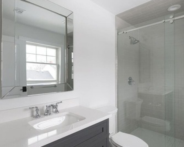 2nd Floor Ensuite Bathroom