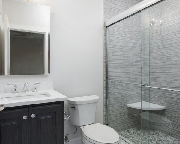 1st Floor Guest Suite Bathroom