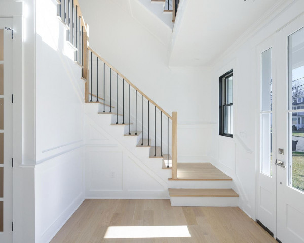 1st Floor Foyer I