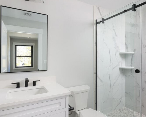 2nd Floor Bathroom 1