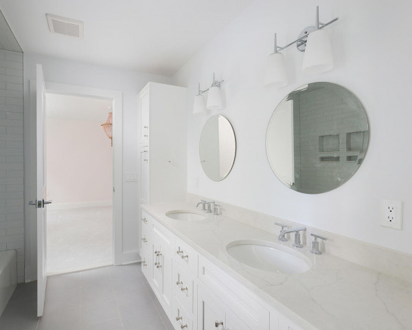 2nd Floor Jack & Jill Bathroom
