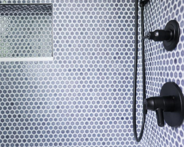  2nd Floor Hall Bath II