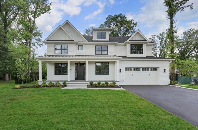 46 Mohawk Trail, Westfield