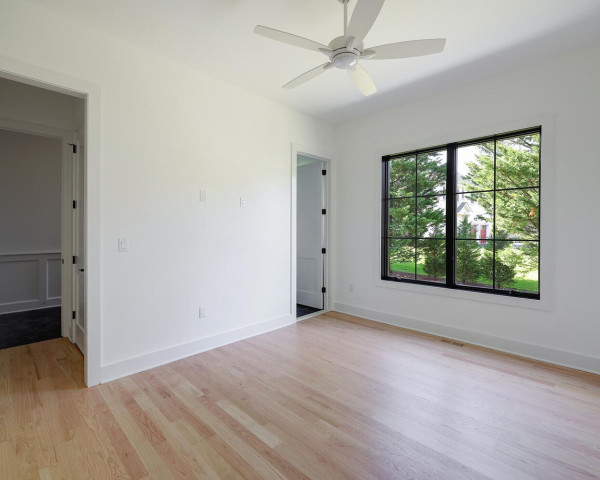 1st Floor Guest Room