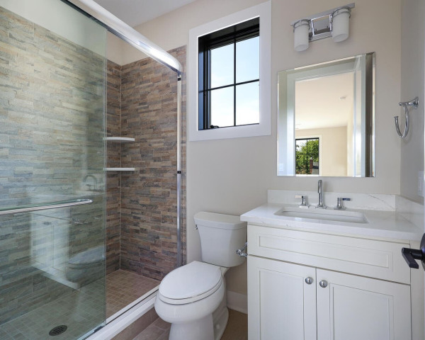 2nd Floor Ensuite Bathroom
