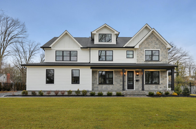44 Mohawk Trail, Westfield