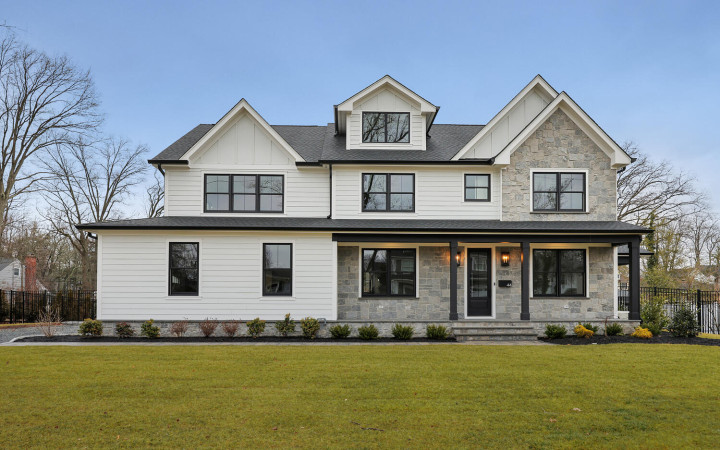 44 Mohawk Trail, Westfield