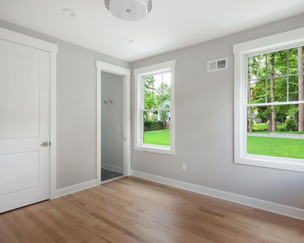 1st Floor Guest Bedroom