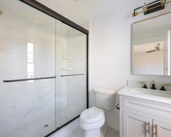 2nd Floor Ensuite Bathroom
