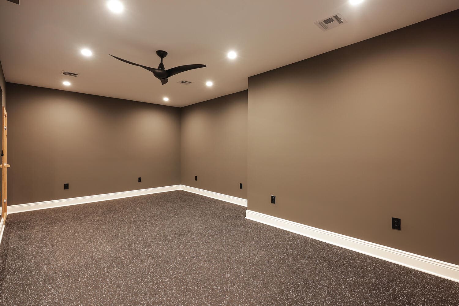 Finished Basement – Home Gym I