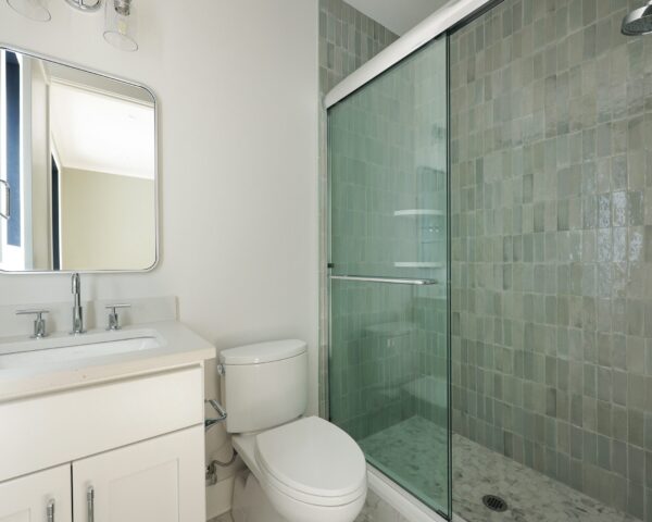 1st Floor Guest Room Bath I