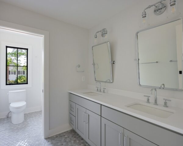 2nd Floor Hall Bath I