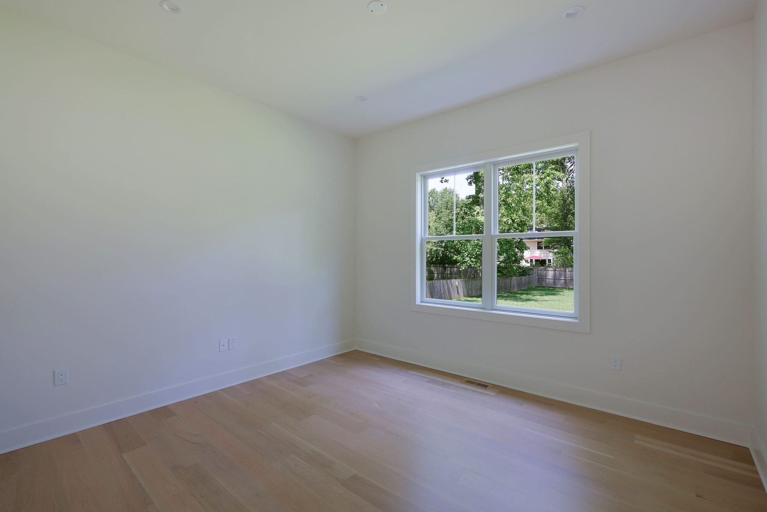 1st Floor Guest Bedroom