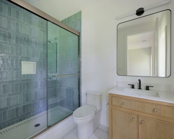 2nd Floor Ensuite Bathroom
