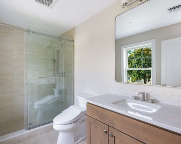 2nd Floor Ensuite Bath
